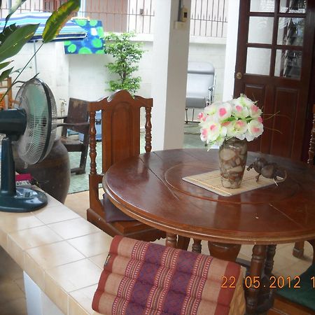 Srikrung Guesthouse Phra Nakhon Si Ayutthaya Ngoại thất bức ảnh