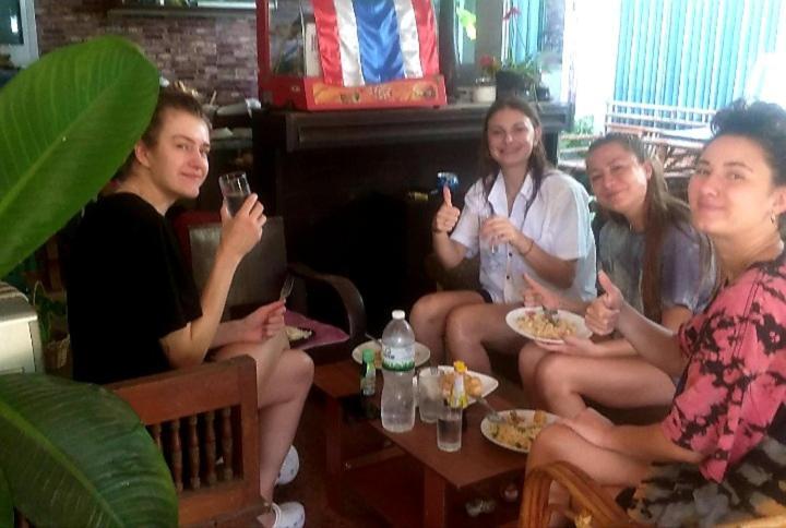 Srikrung Guesthouse Phra Nakhon Si Ayutthaya Ngoại thất bức ảnh