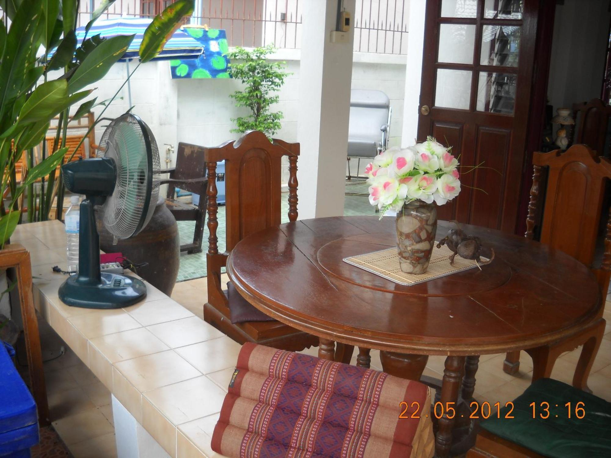 Srikrung Guesthouse Phra Nakhon Si Ayutthaya Ngoại thất bức ảnh