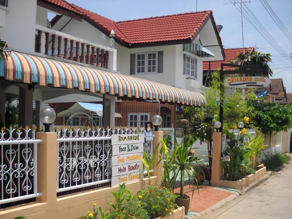 Srikrung Guesthouse Phra Nakhon Si Ayutthaya Ngoại thất bức ảnh