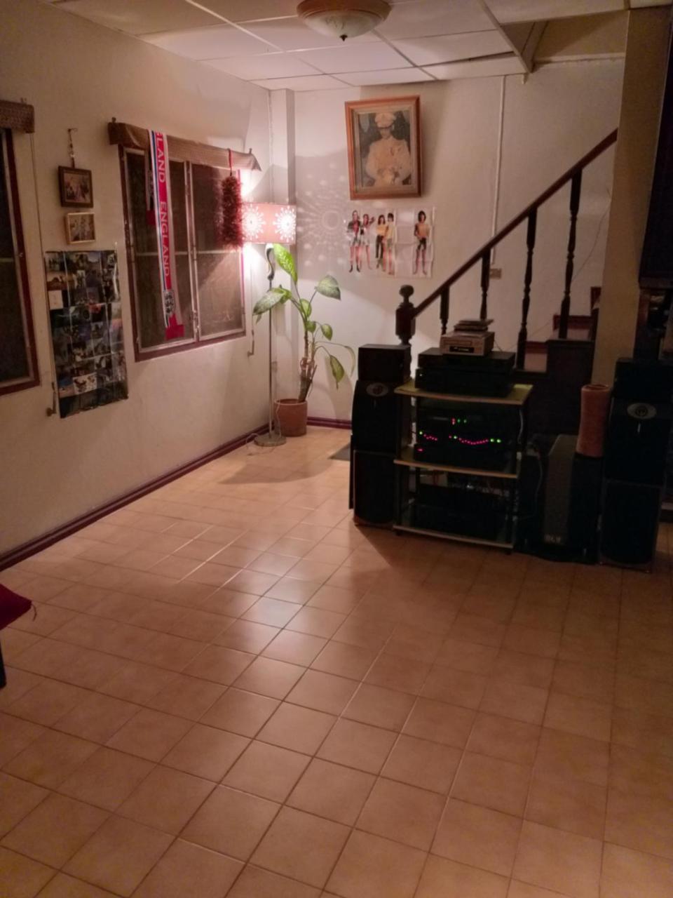 Srikrung Guesthouse Phra Nakhon Si Ayutthaya Ngoại thất bức ảnh